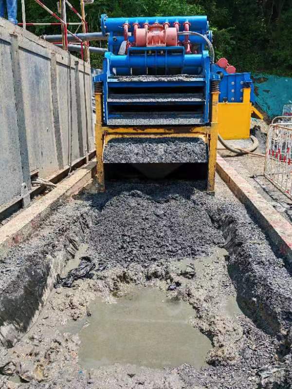 遇到問(wèn)題？不要怕！我們?yōu)槟峁I(yè)的技術(shù)服務(wù)團(tuán)隊(duì)親臨現(xiàn)場(chǎng)指導(dǎo)解決～